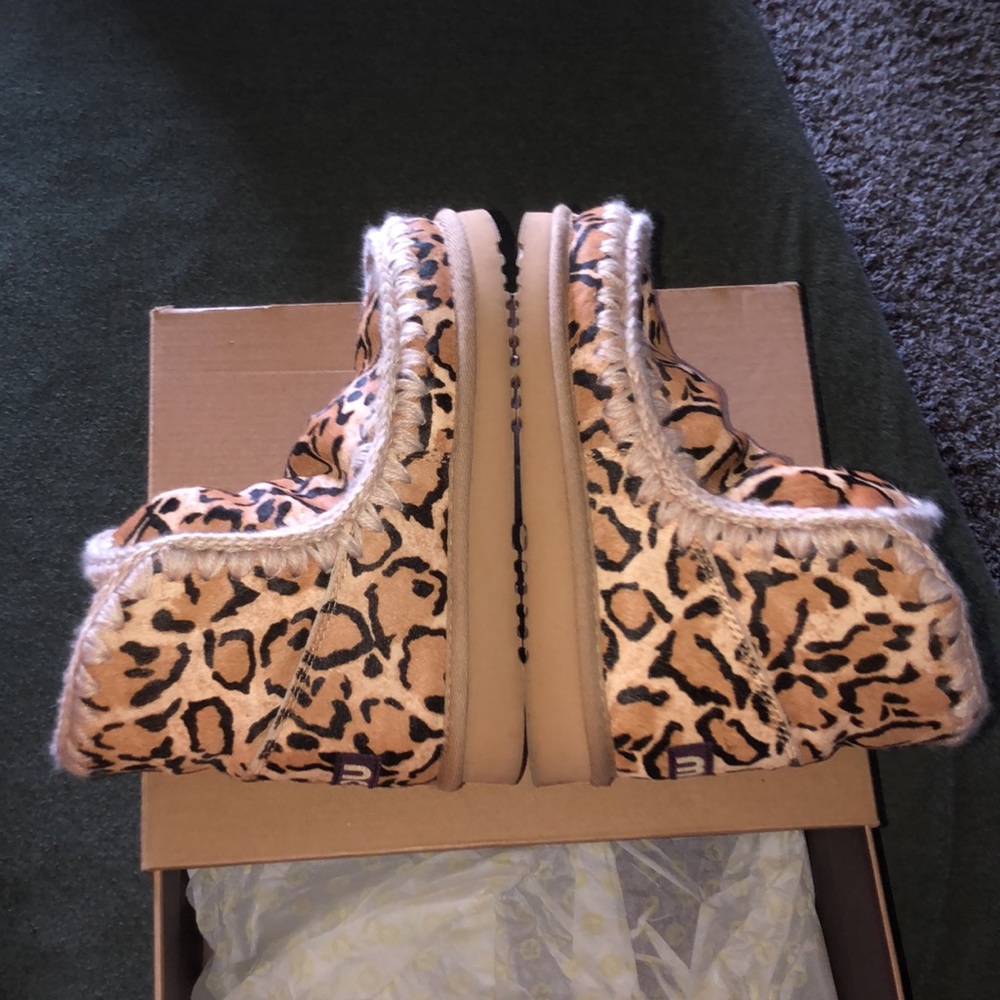 Rare!! Leopard animal print Mou boots - Picture 4 of 13